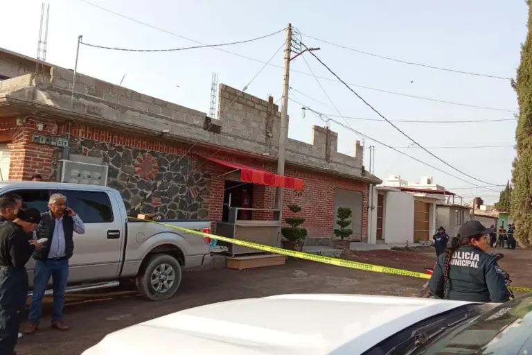 Asesinan a hombre en puesto de carnitas en Villa de Tezontepec