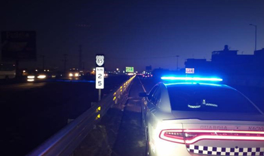 Conductor pierde el control de autobús turístico en Tlanchinol