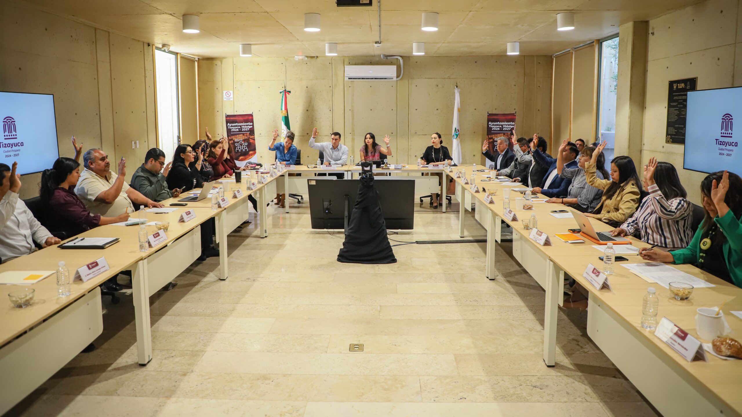 Tizayuca aprueba contratos  de donación para cinco planteles escolares