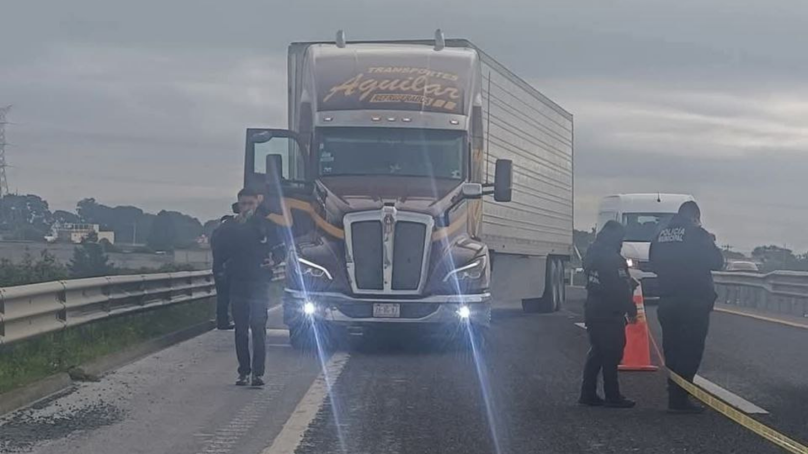Trailero baleado en la carretera México–Tuxpan
