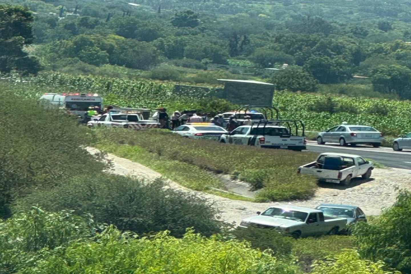 Volcadura en Ixmiquilpan deja 3 heridos, uno es menor de edad