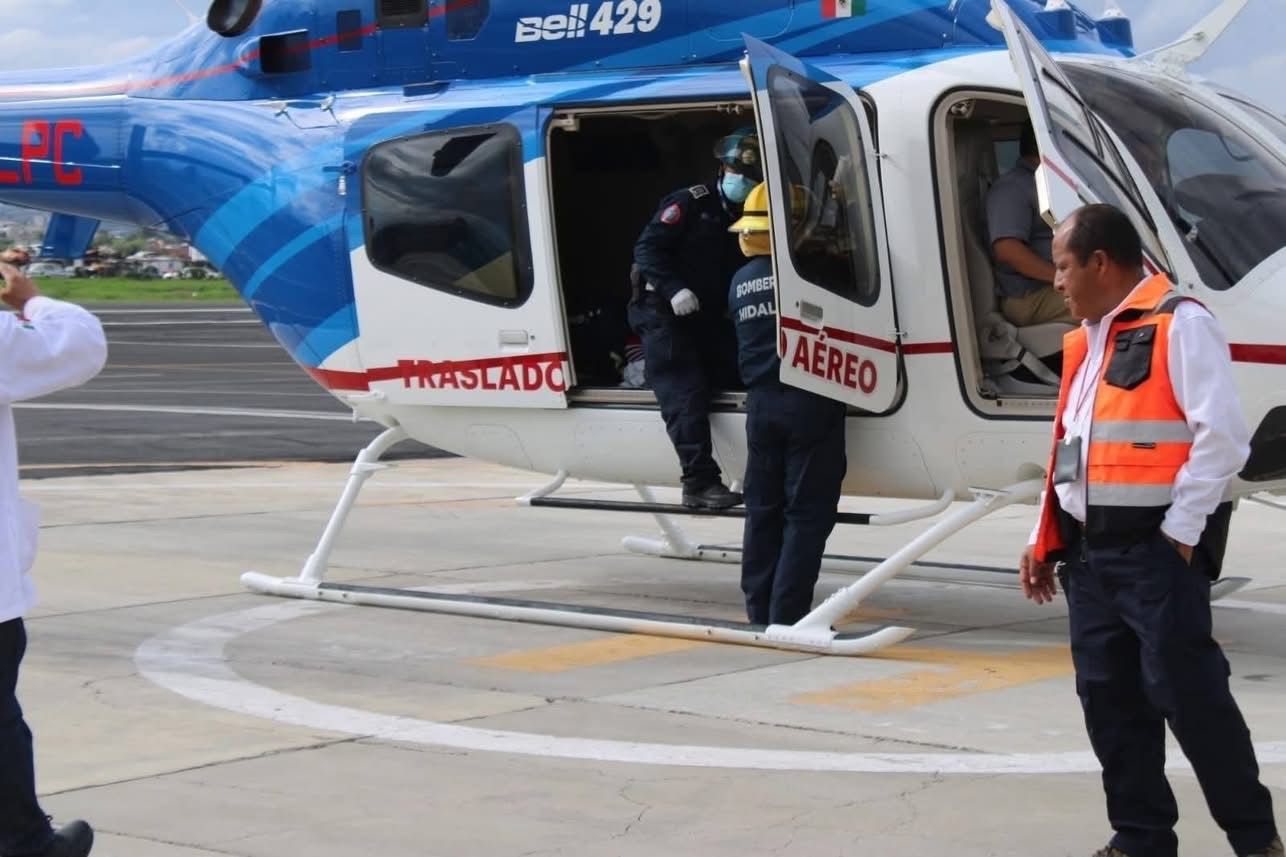 Paciente con quemaduras es trasladado de emergencia en helicóptero de Mixquiahuala a CDMX