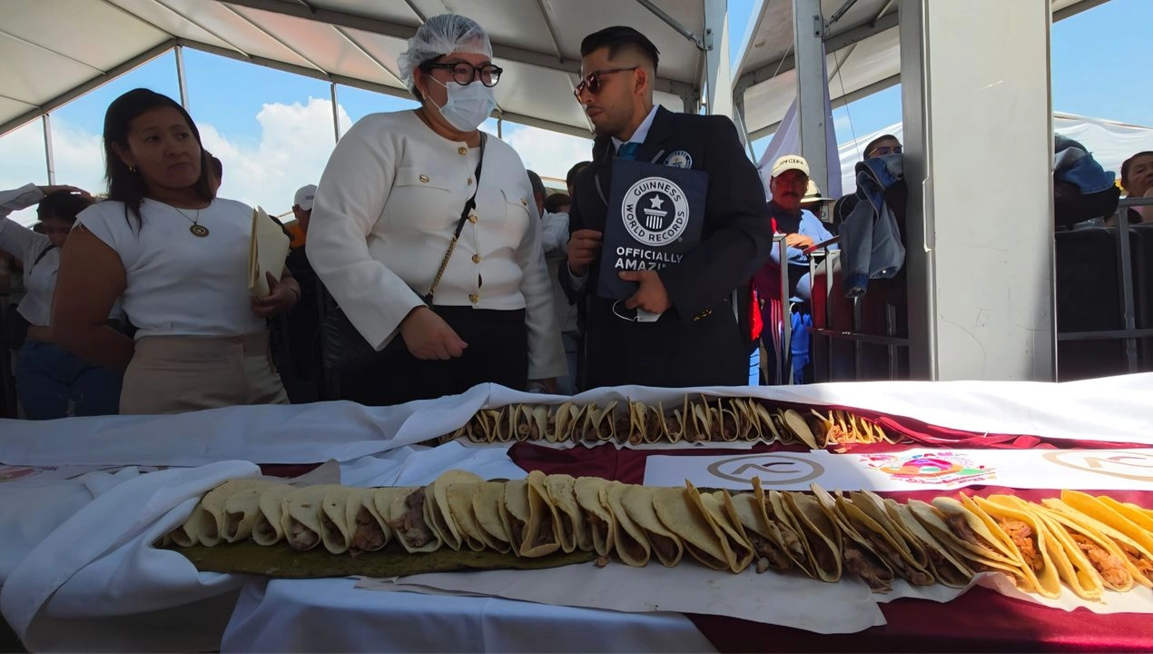 Feria de la Barbacoa 2025: rompen Récord Guinness con más de 11 mil tacos en Actopan