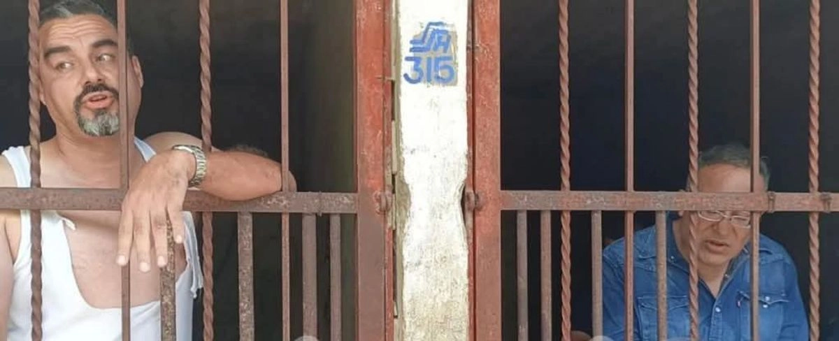 Huejutla: se cumplen 24 horas de la retención de funcionarios