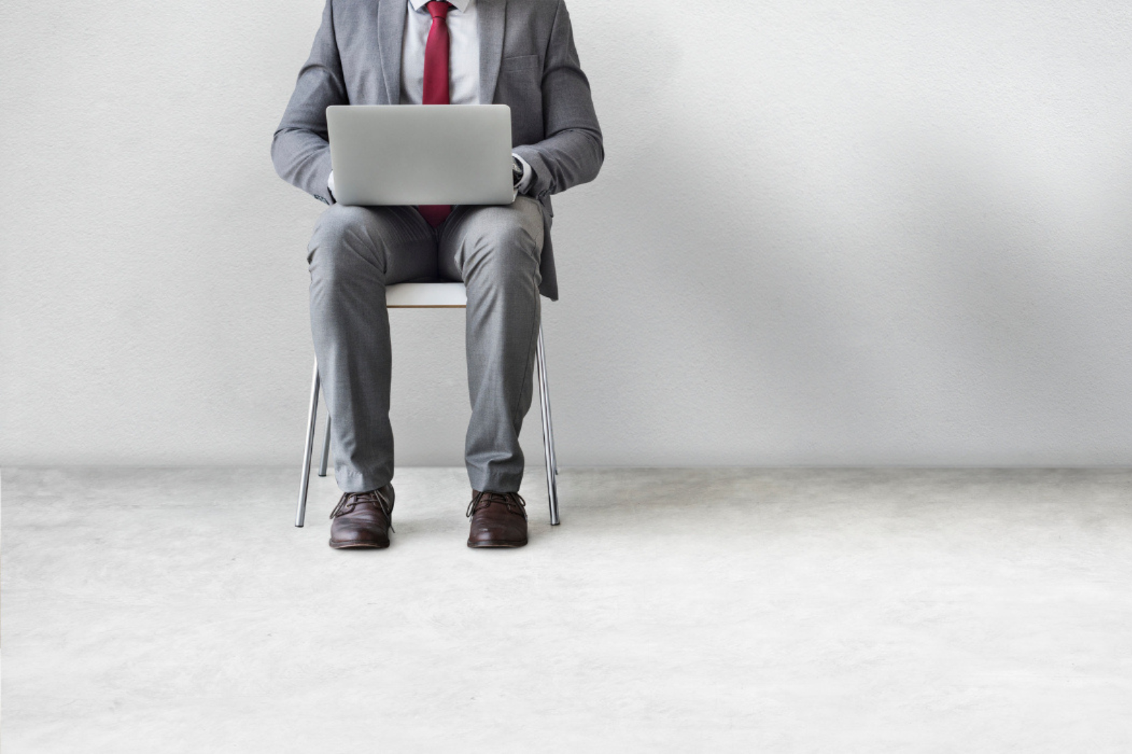 ¿Adiós a largas horas de pie? Proponen ley silla en Hidalgo para proteger a trabajadores