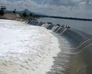 La presa Endhó ebfrenta situación critica de derrames y desfogues