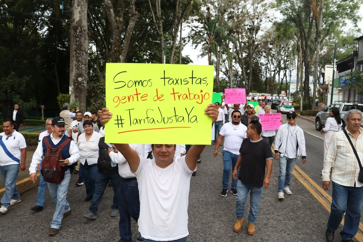 Taxistas protestan en Veracruz: exigen tarifas justas y mayor seguridad