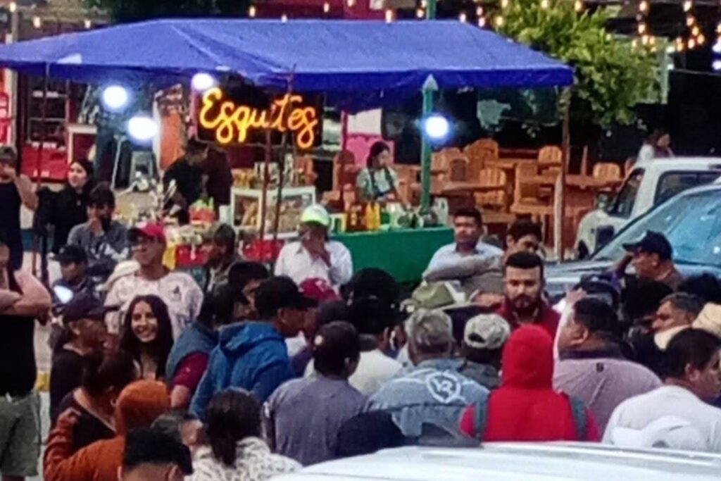 Conductores afectados por cierre de carretera Actopan-Ixmiquilpan