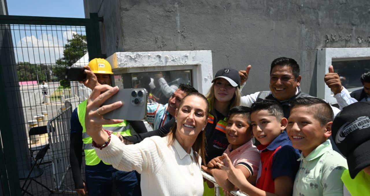 Claudia Sheinbaum da banderazo a trenes de repavimentación en Estado de México