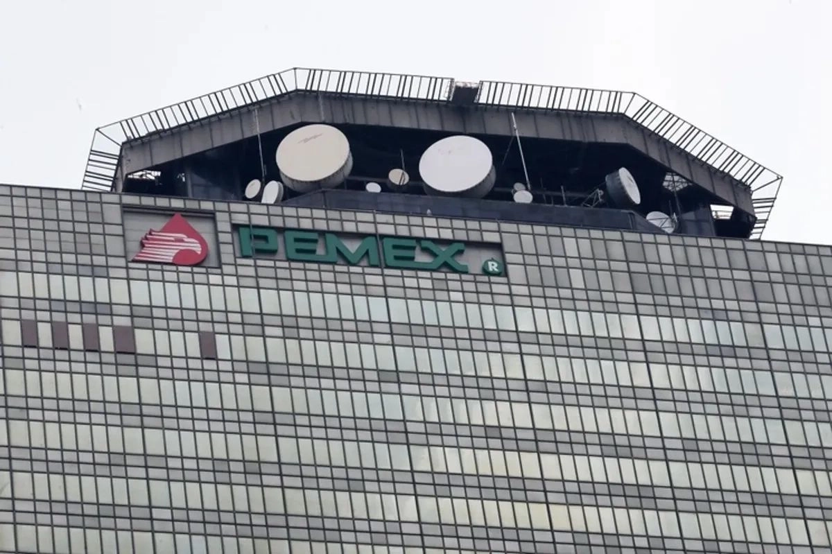 EU acusa a empresarios de pagar sobornos a funcionarios de Pemex