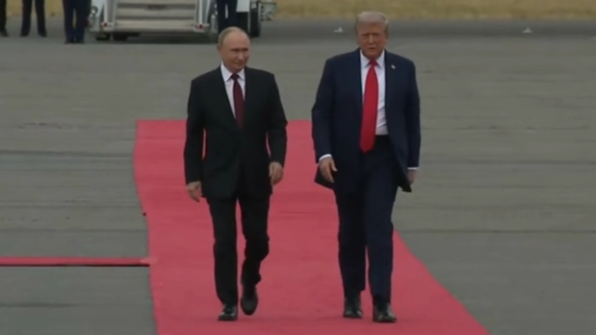 Trump y Putin ya se encuentran en Alaska para cumbre decisiva sobre Ucrania