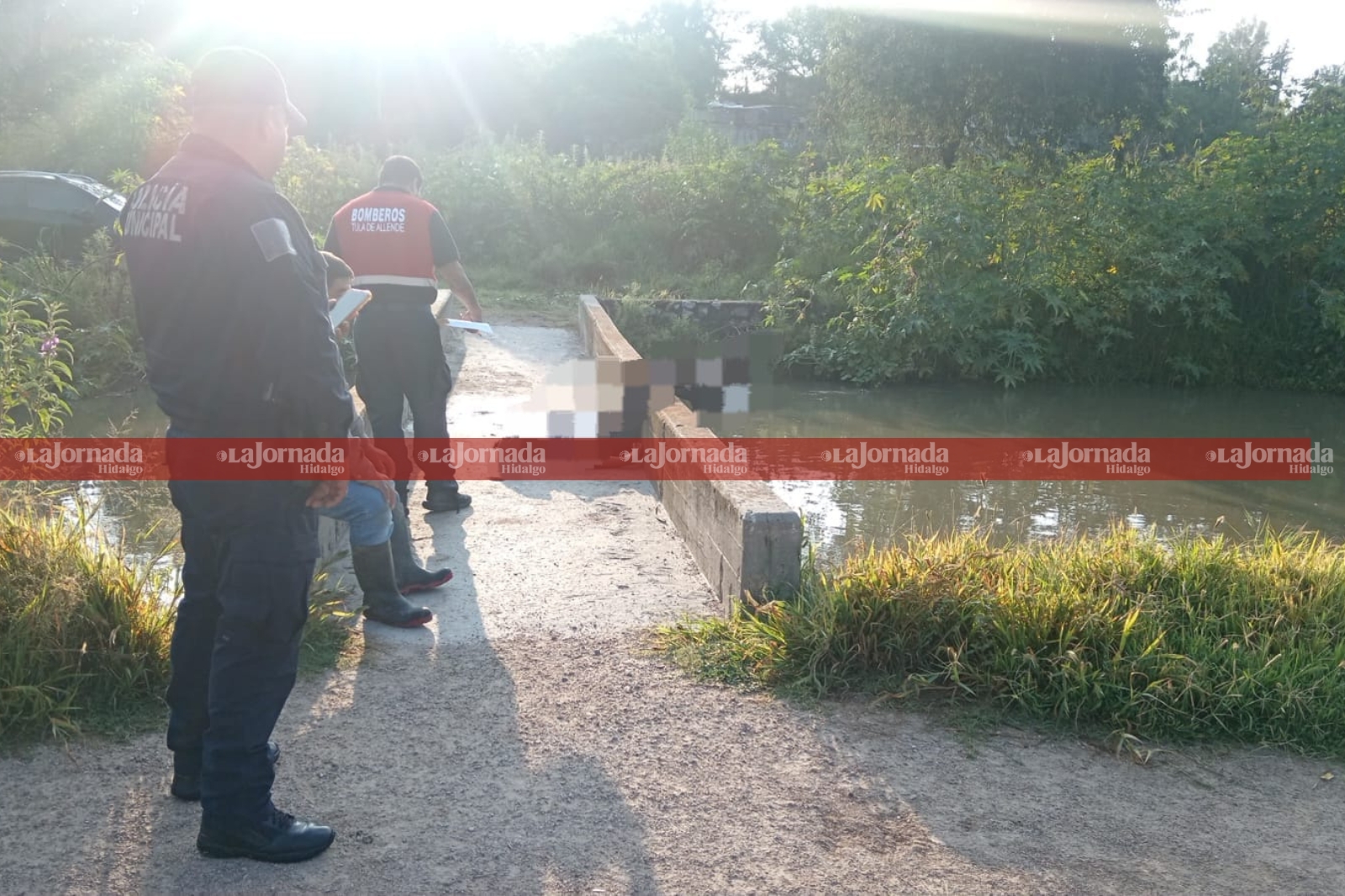 Rescate de joven ahogado en canal de Tula de Allende