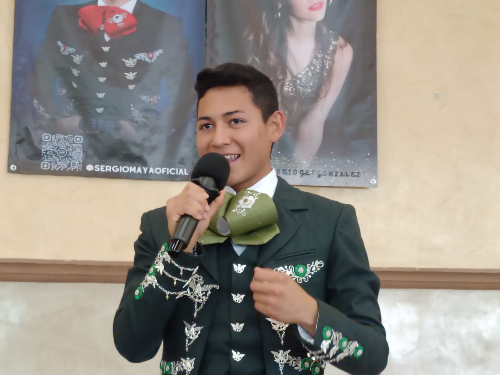 Con solo 21 años, Sergio Maya representa a la región Centro en “México Canta” y celebra nuestras raíces mexicanas.