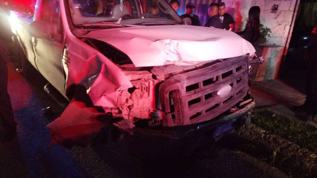 Persecución en Mineral de la Reforma deja daños materiales. Foto: Cortesía