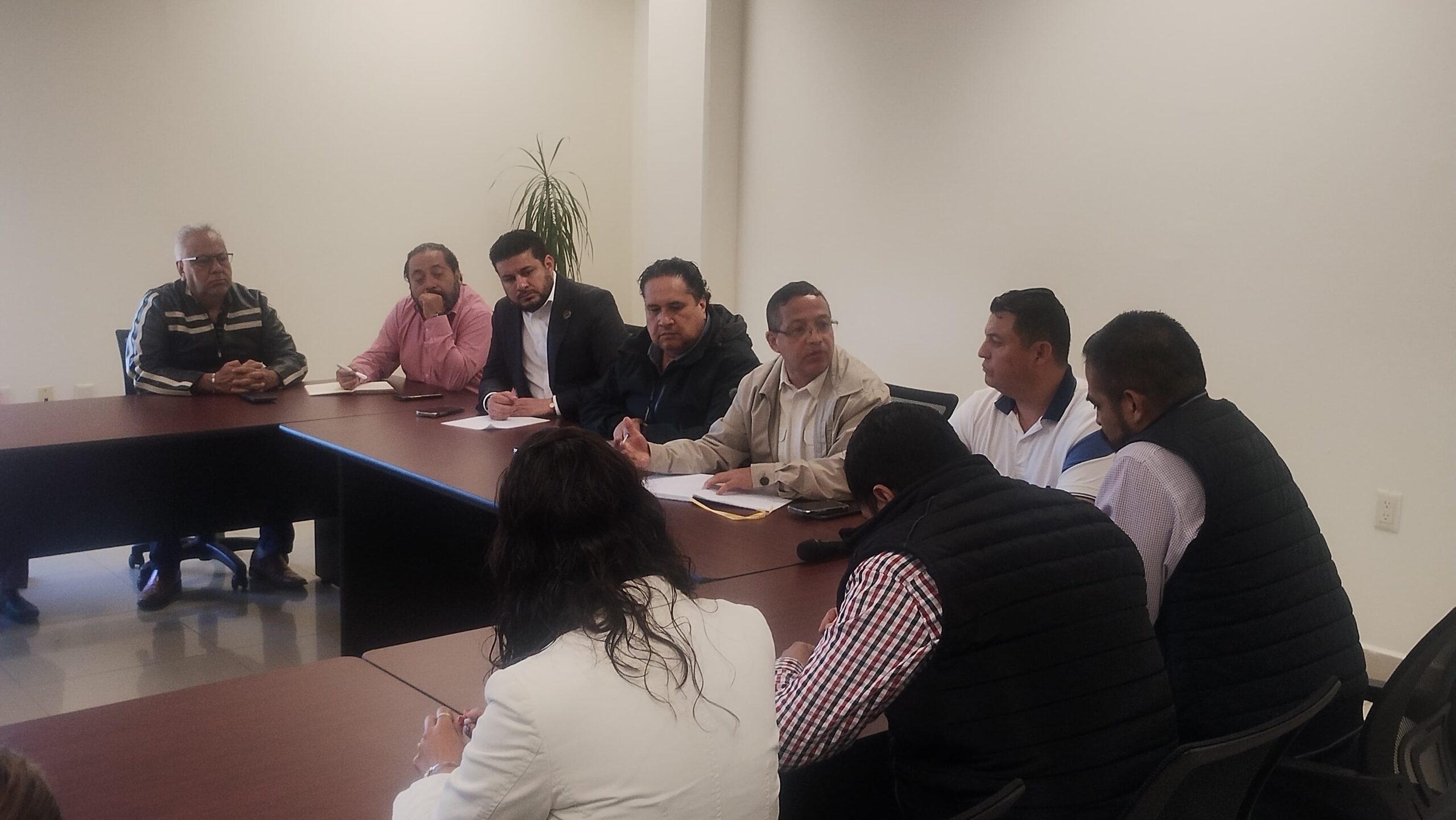 Tras protesta, vecinos de Tulancingo recibirán  material y gestión de pavimentación para 2027