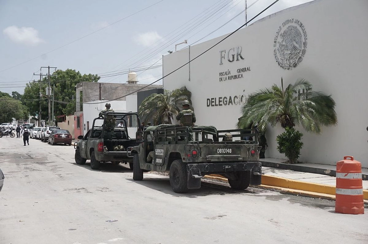 Segunda entrega masiva: México traslada a 26 delincuentes a EU