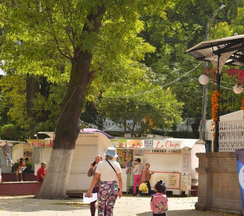 Tulancingo capacita a ciudadanos para orientar a visitantes en sitios turísticos y de servicios básicos.