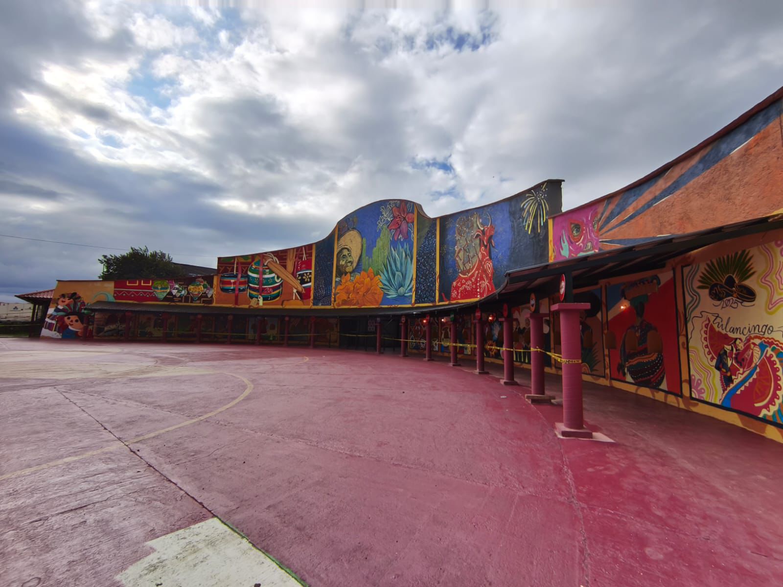 Mural monumental embellece la Feria Internacional Tulancingo 2025