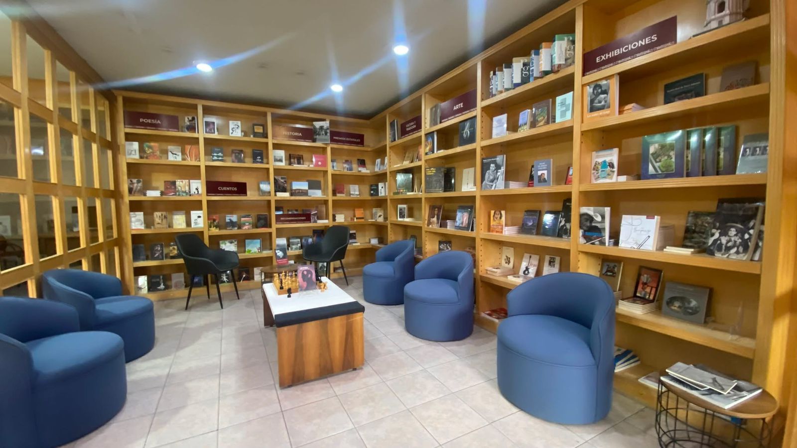 Fachada del Teatro Hidalgo, futura sede de la nueva librería del FCE en Pachuca.
