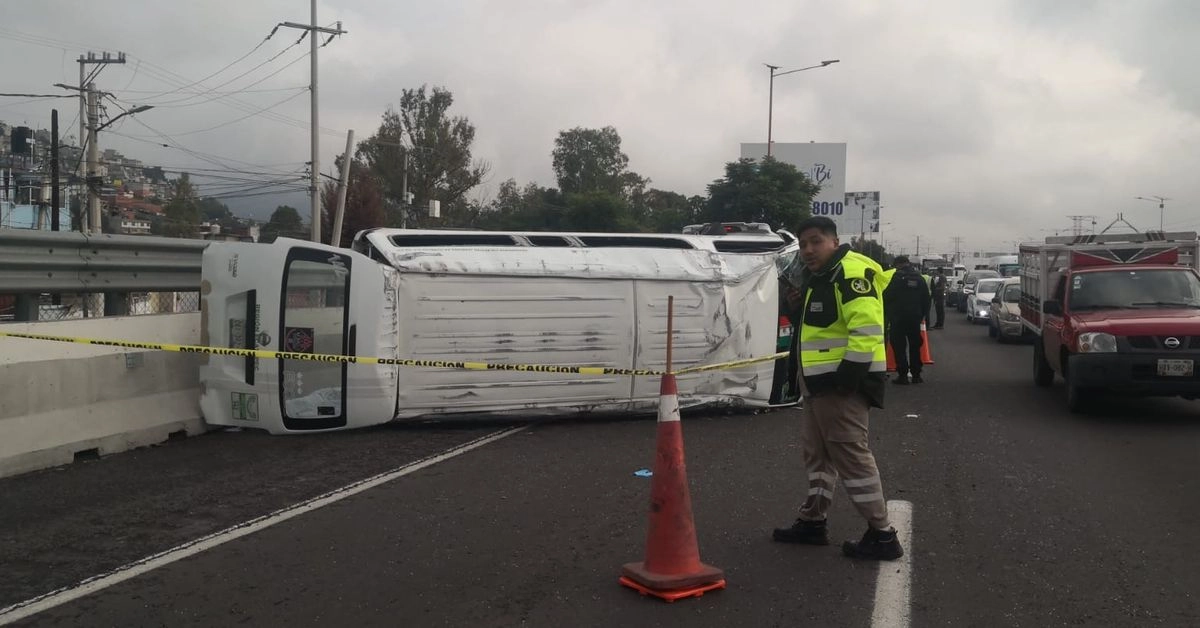 Retirarán concesión a combi accidentada en la México-Pachuca: una persona fallecida y 12 heridos