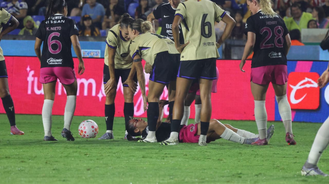 Charlyn Corral será operada tras duro golpe en partido vs Barcelona | VIDEO