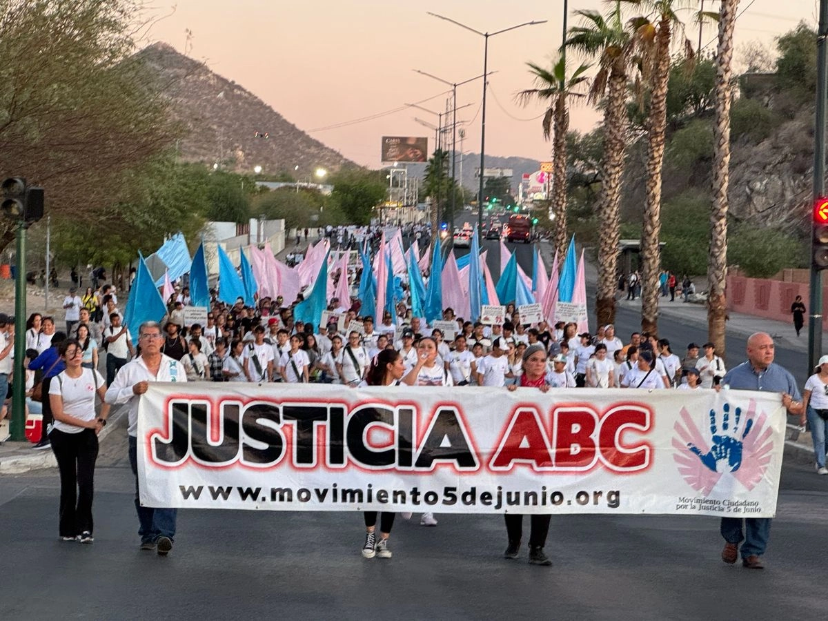 Detienen en Arizona a socia de la Guardería ABC; familias exigen extradición