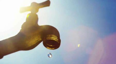 Incendio en transformador provoca corte de agua a 10 colonias en Santiago Tulantepec