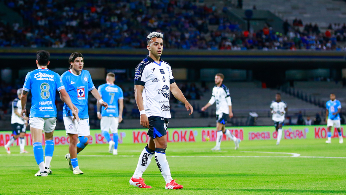 Pese a doblete de Santiago Homenchenko, Querétaro empató con Cruz Azul