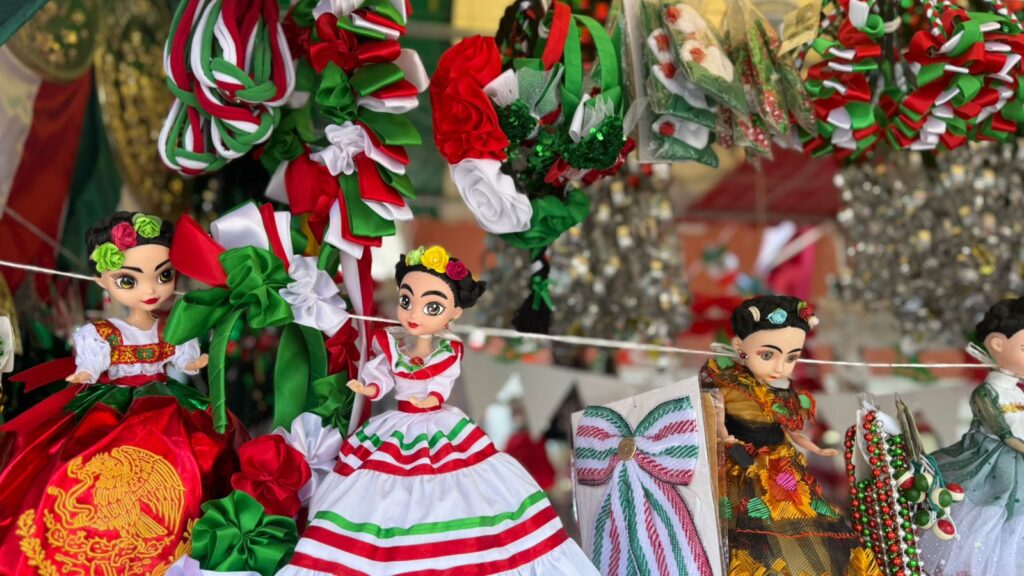 Mercancia alusiva a las fiestas patrias en México