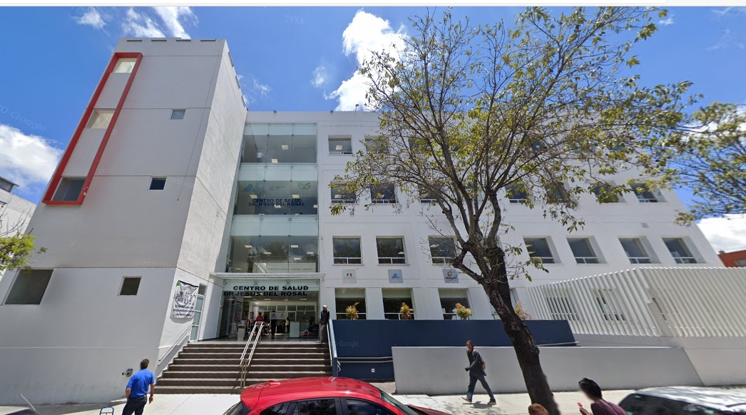 Basura acumulada en Centro de Salud de Pachuca desata foco de infección