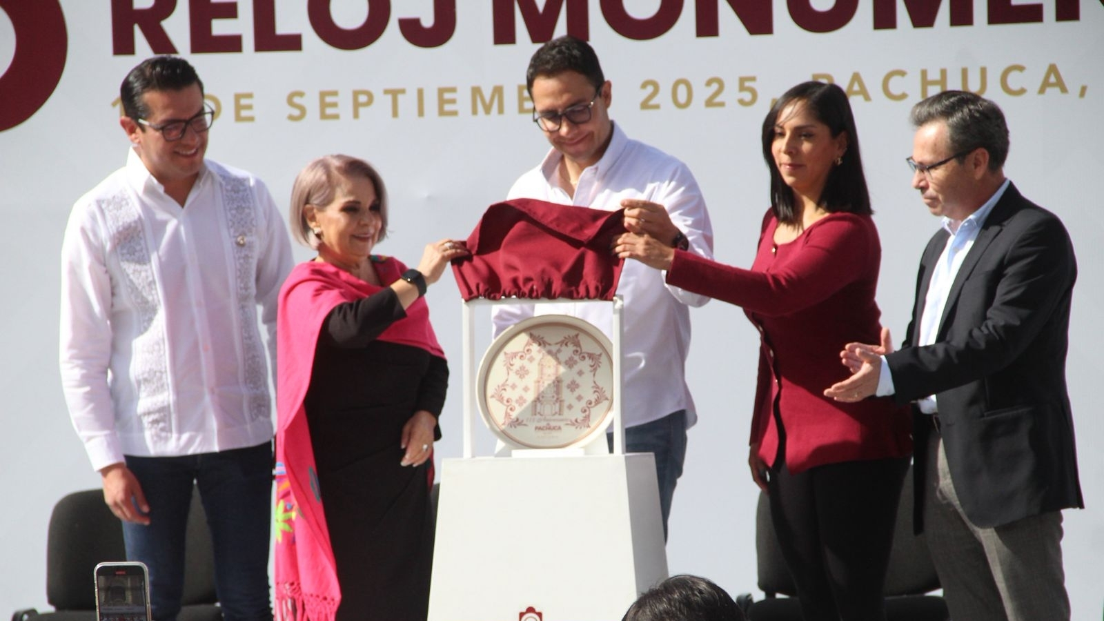 Con orquesta y develación conmemorativa celebran el 115 aniversario del Reloj Monumental