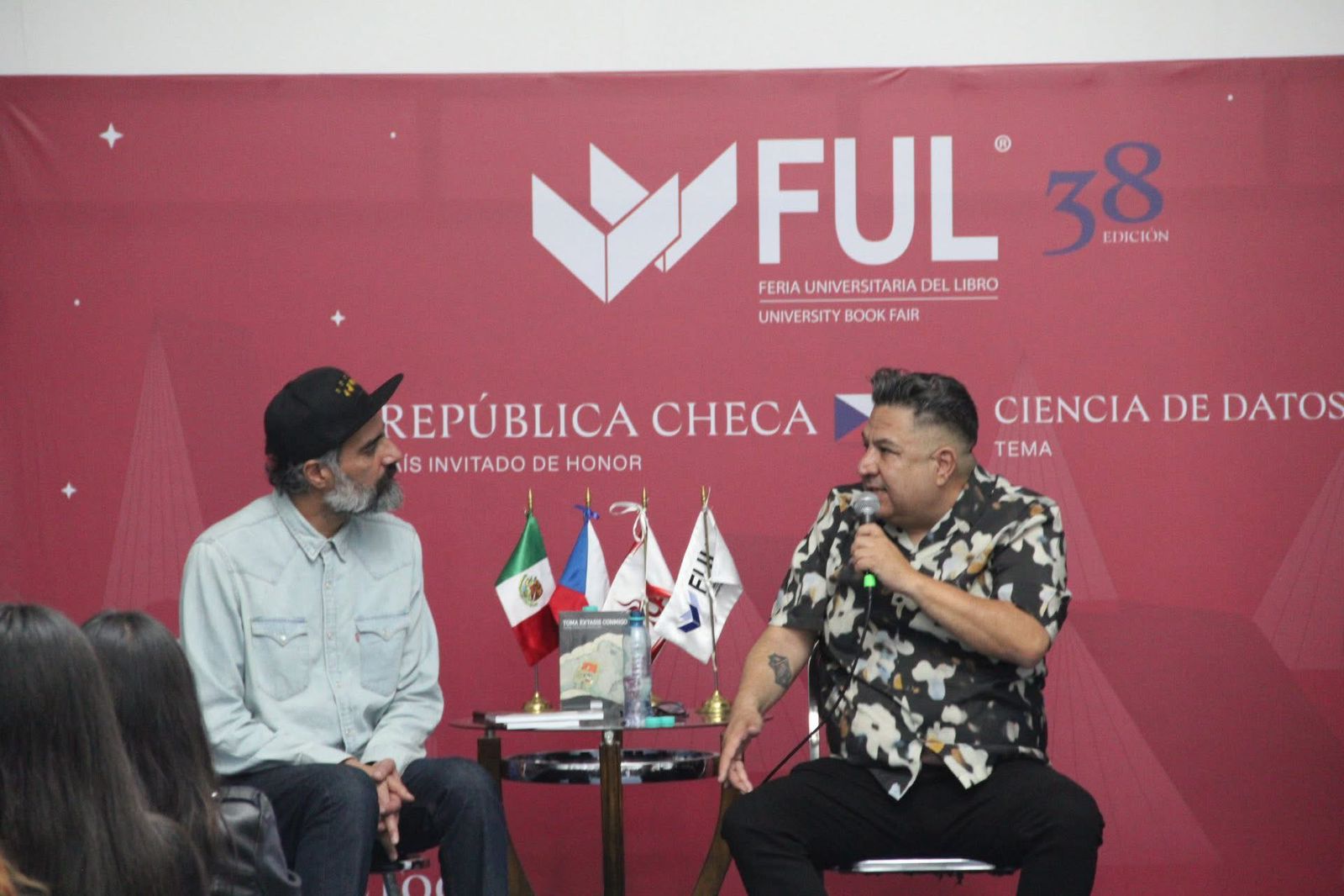 De Iron Maiden a Rosalía: Toma éxtasis conmigo la nueva obra de Juan Carlos Hidalgo