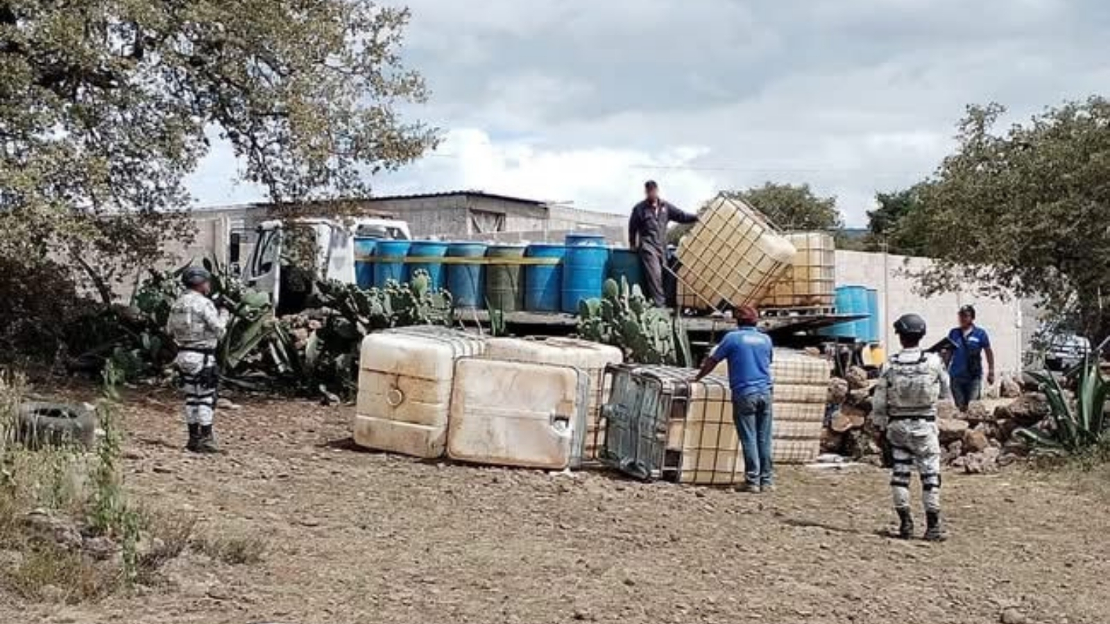 FGR asegura más de 97 mil litros de huachicol y desactiva 42 tomas clandestinas en Hidalgo