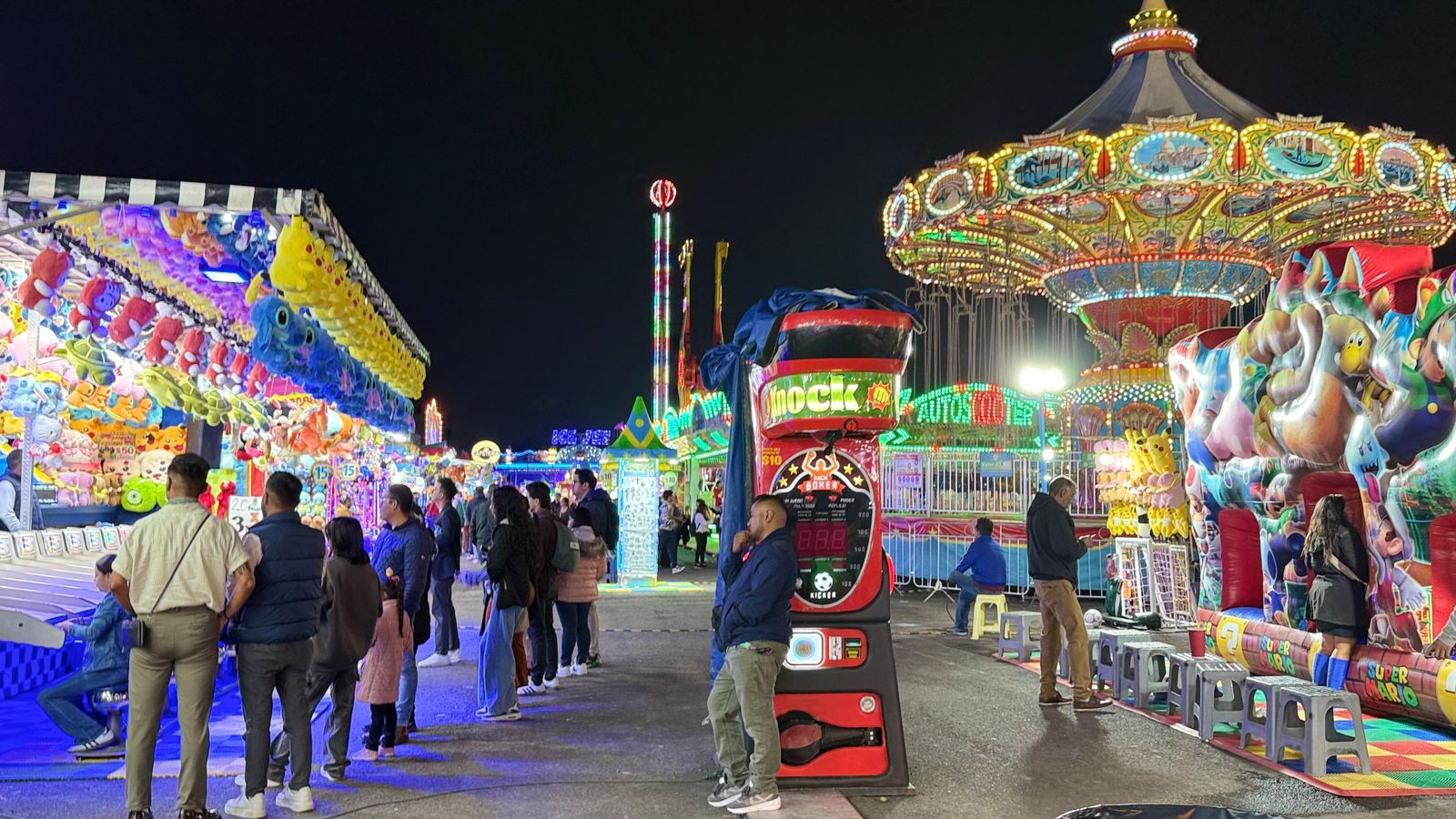 Control de aforo y revisión de juegos mecánicos en la Feria de San Francisco Pachuca