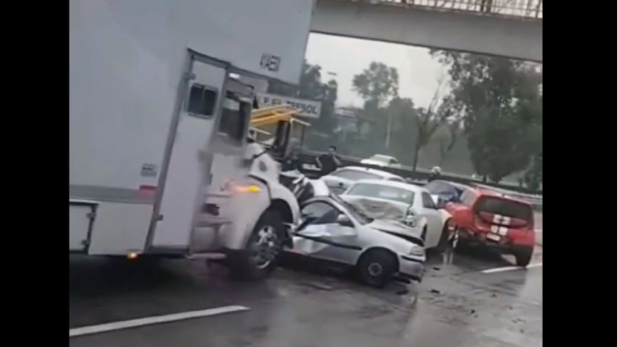 VIDEO: Carambola en la autopista México-Querétaro provoca caos vial en Cuautitlán Izcalli, Edomex