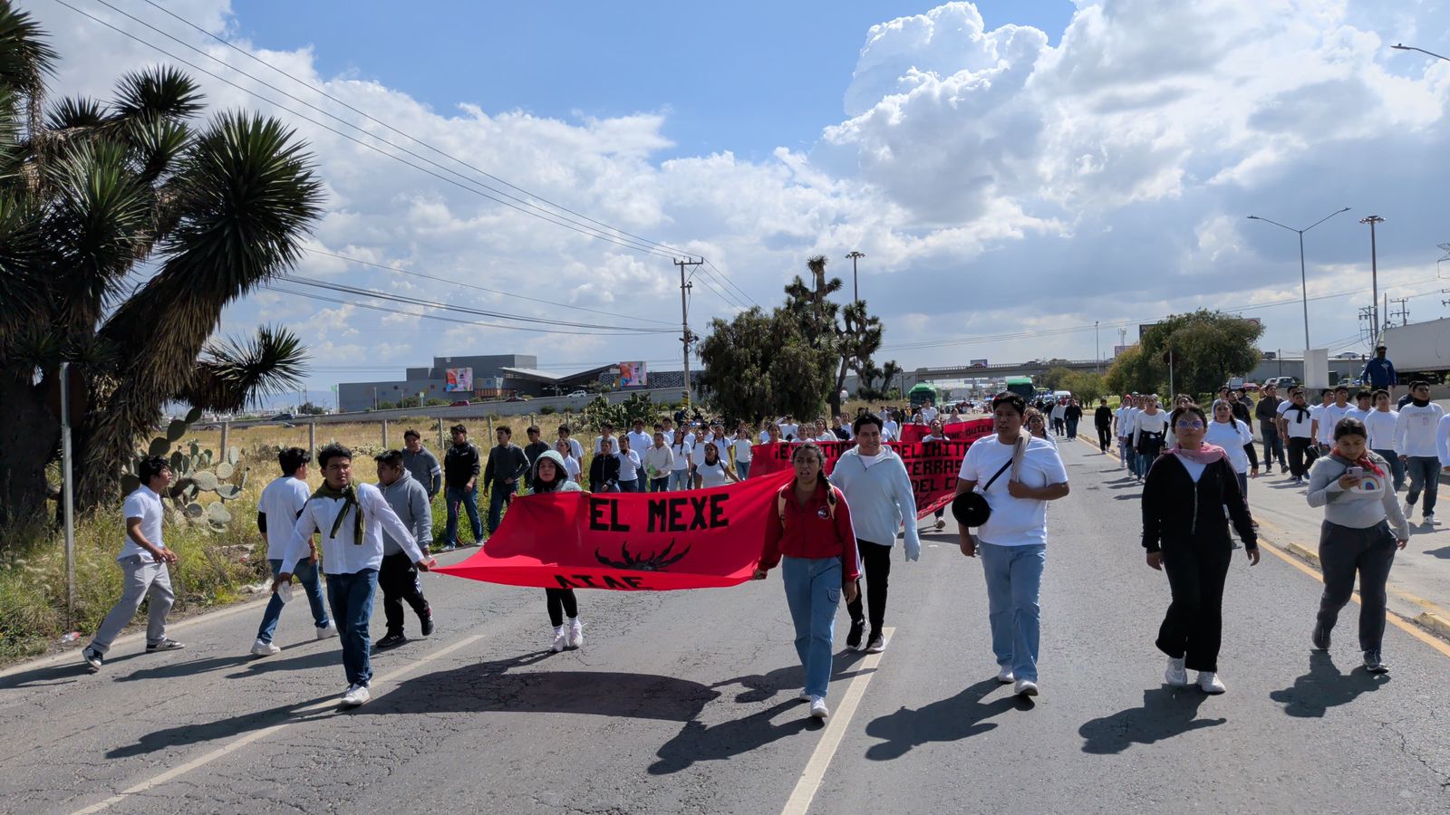 Gobierno de Hidalgo mantiene diálogo continuo con normalistas del Mexe