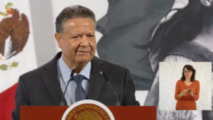 Julio Menchaca se coloca entre los cinco gobernadores mejor evaluados del país