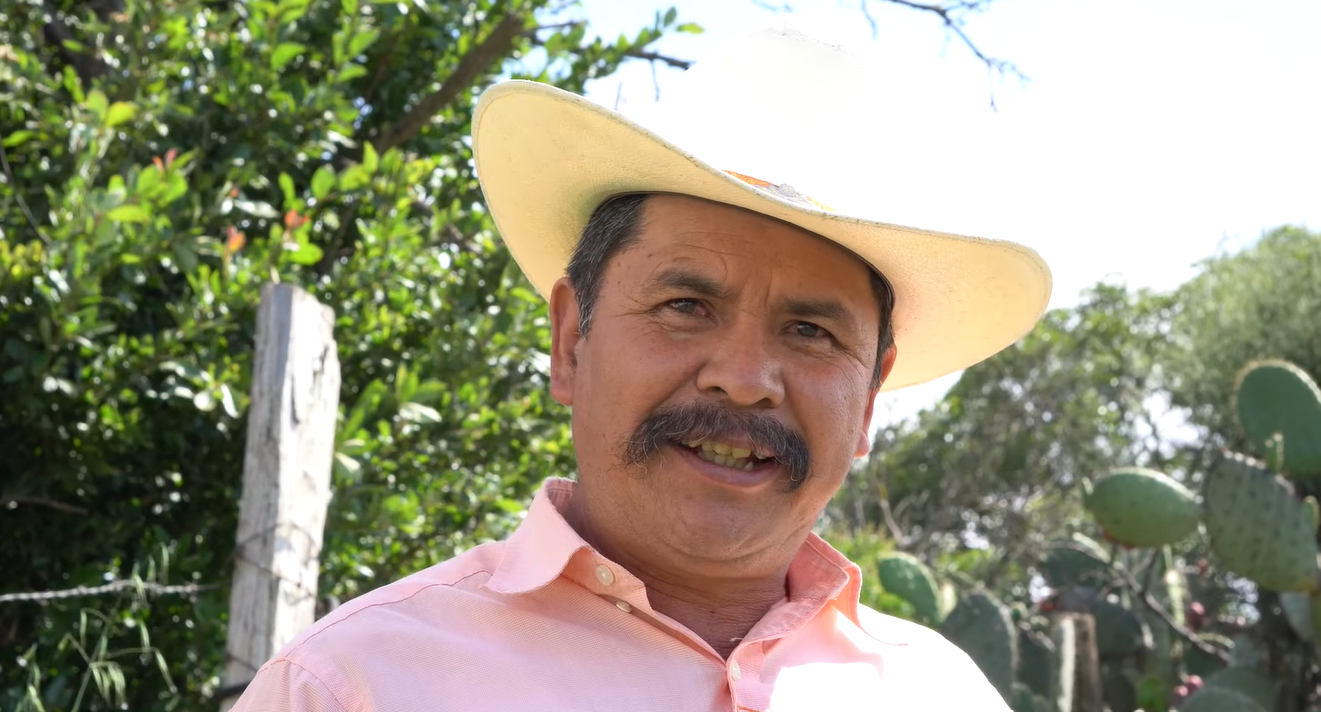 Tlachiquero de Tepeapulco compone corrido para defender al maguey de parques fotovoltaicos