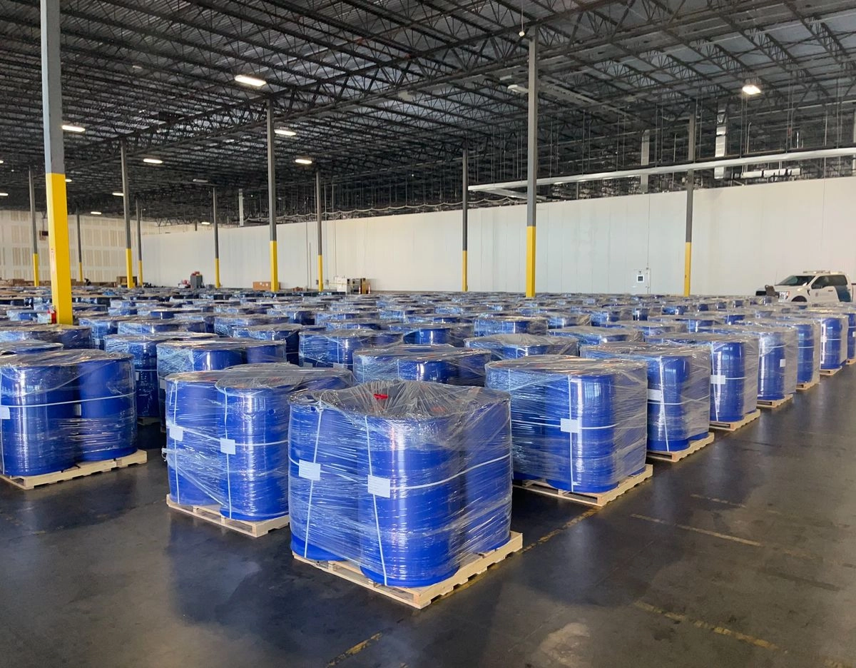 EU incauta 13 mil barriles de químicos para drogas; iban de China al cártel de Sinaloa