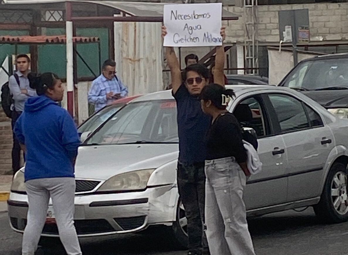 Bloqueo en la México-Pachuca: vecinos protestan por semanas sin agua