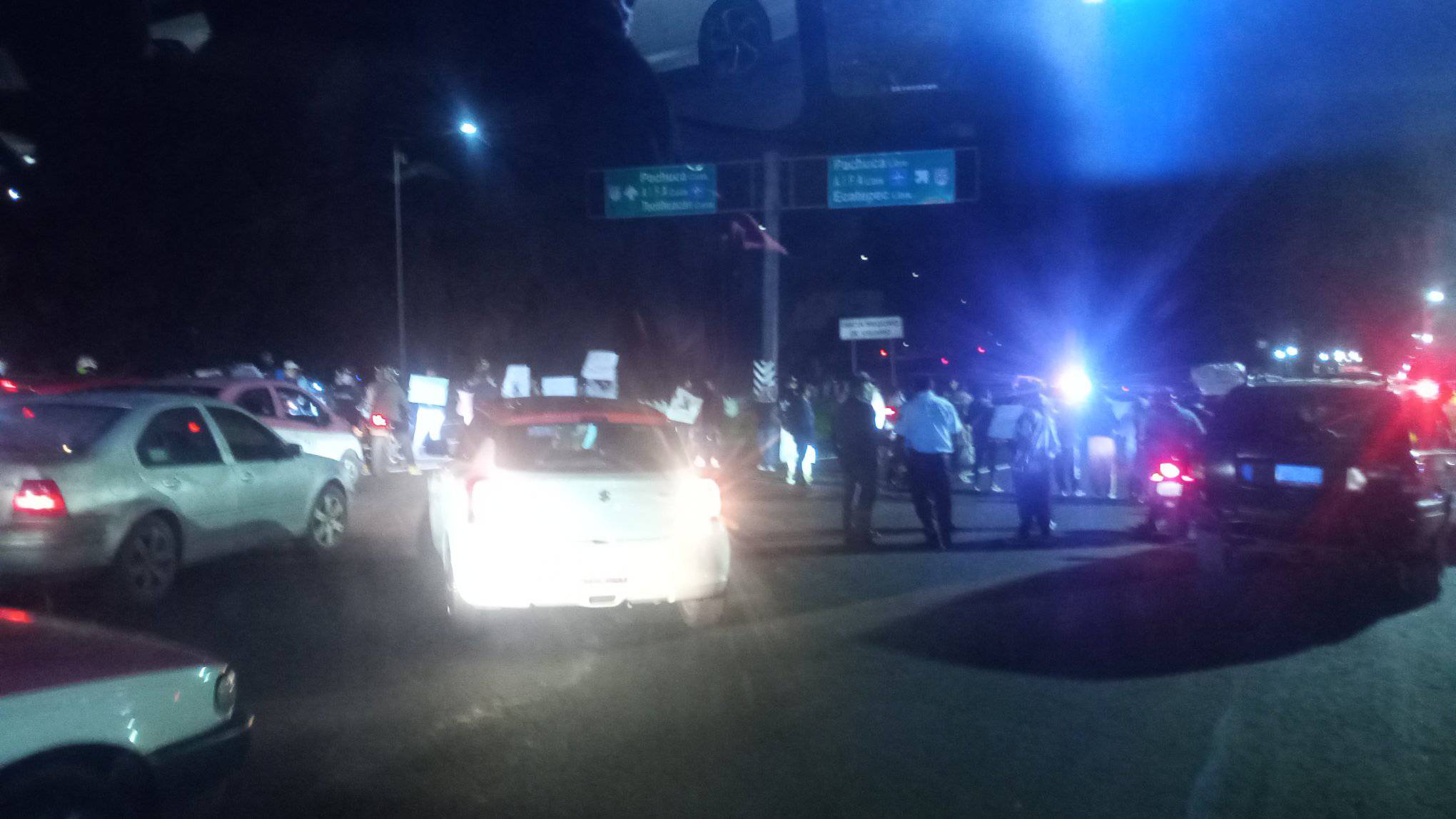 Bloqueo en la autopista México-Pachuca provoca tráfico intenso