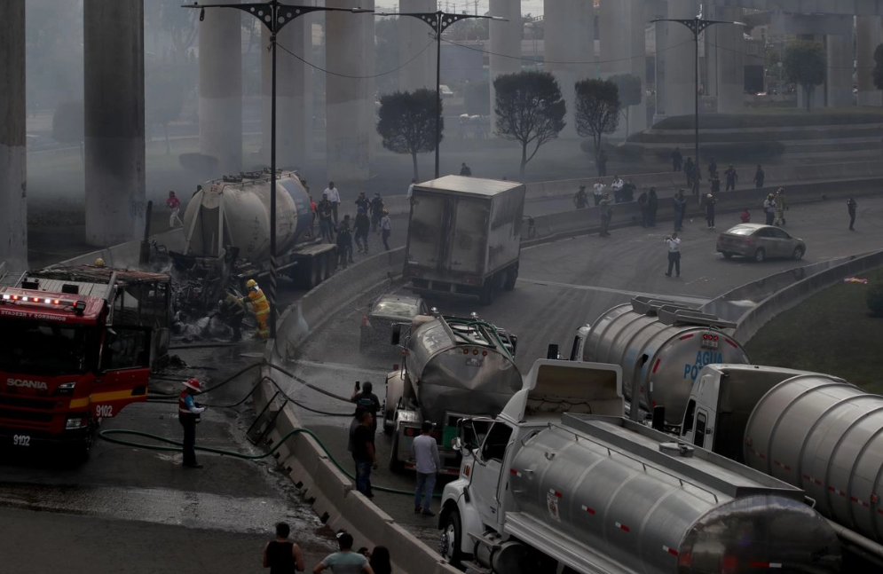 Sube a 21 la cifra de muertos por explosión de pipa en puente de La Concordia