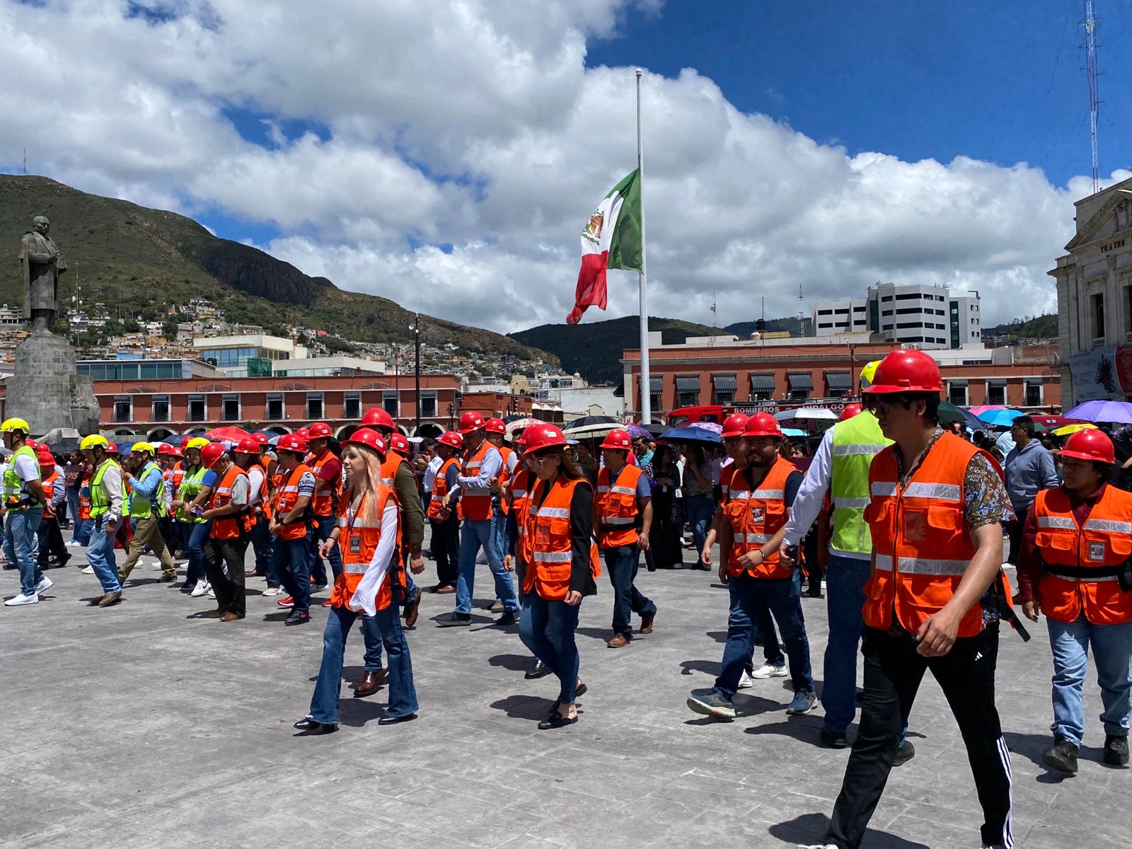 Así se vivió en Hidalgo el Simulacro Nacional 2025: evacúan edificios de gobierno