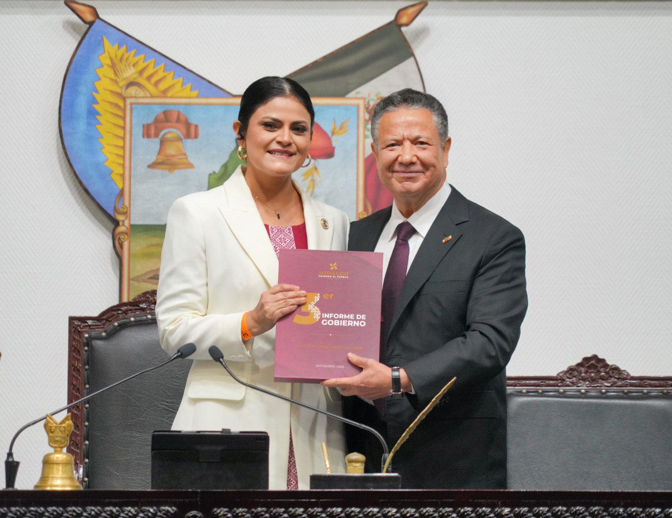 Tercer Informe: Julio Menchaca destaca disminución de la deuda un 35%