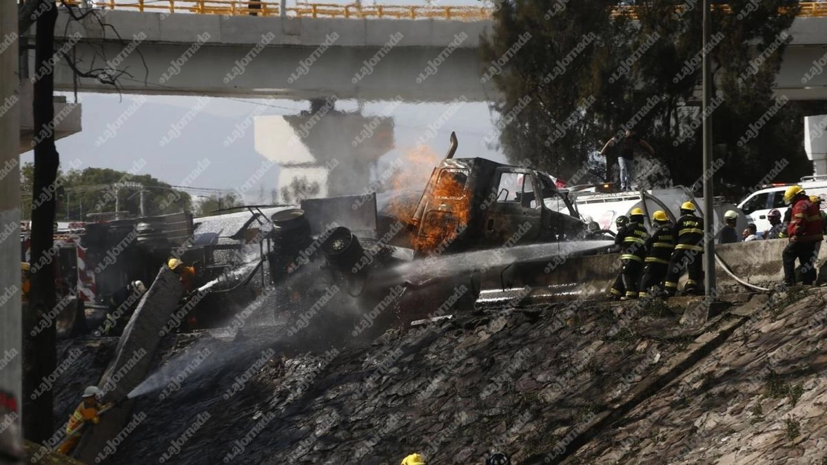 Transportadora Silza cubrirá daños por explosión de pipa en Iztapalapa.