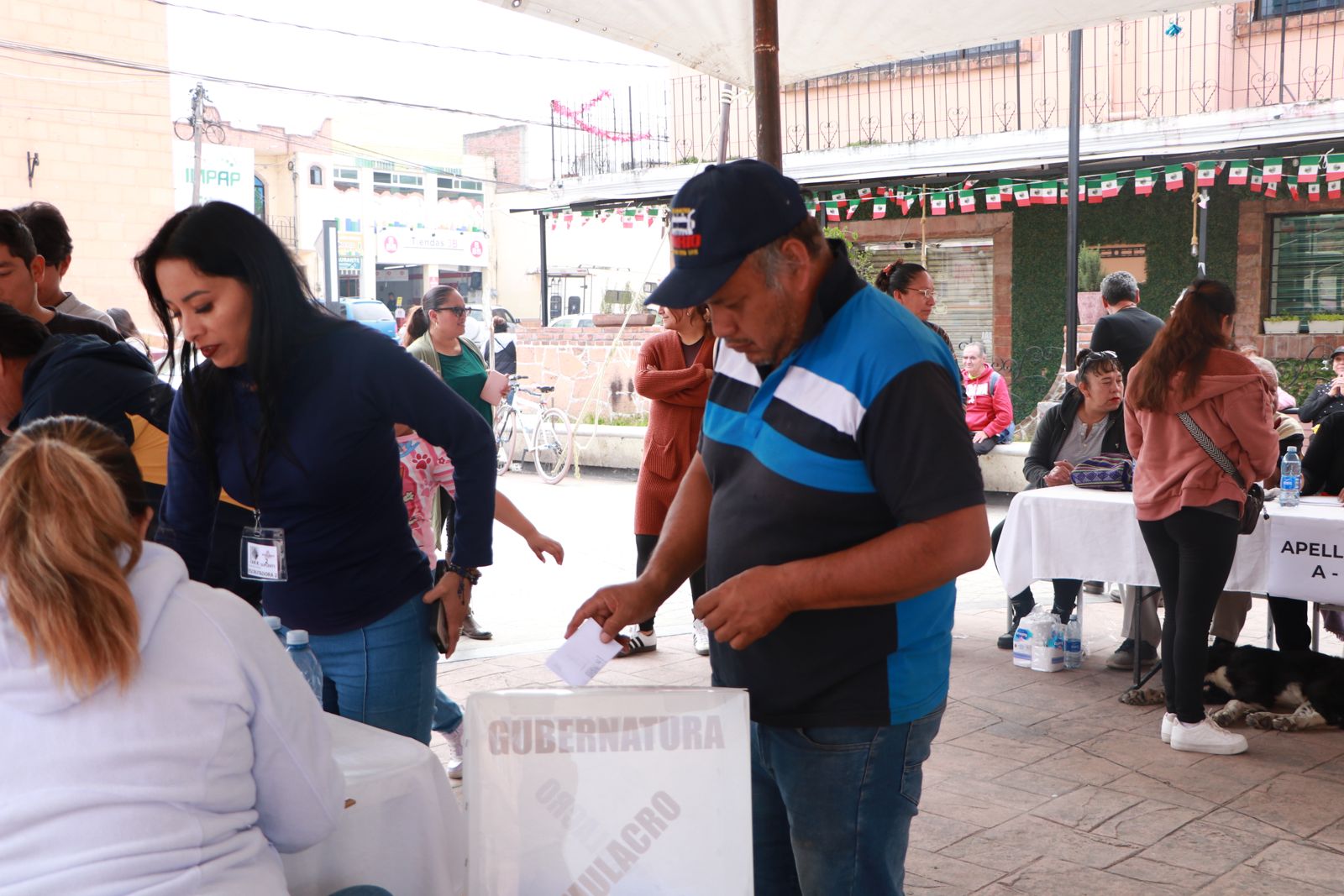 Realizan en Atitalaquia consulta ciudadana para decidir reubicación del tianguis