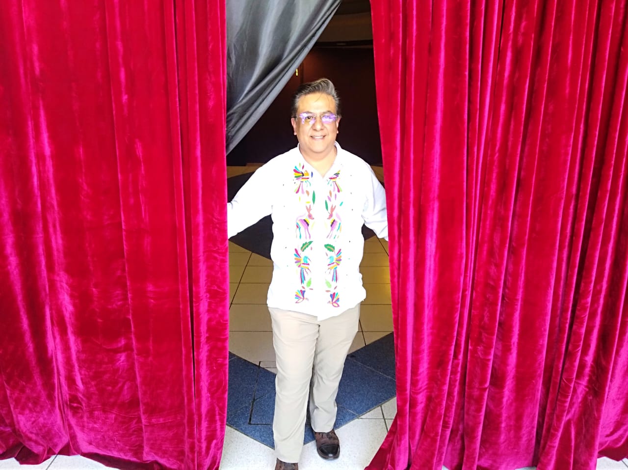 Ángel Servin, el veterinarioque fundó un foro teatral