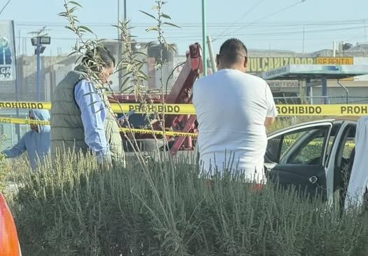 Muere adulto mayor en taxi