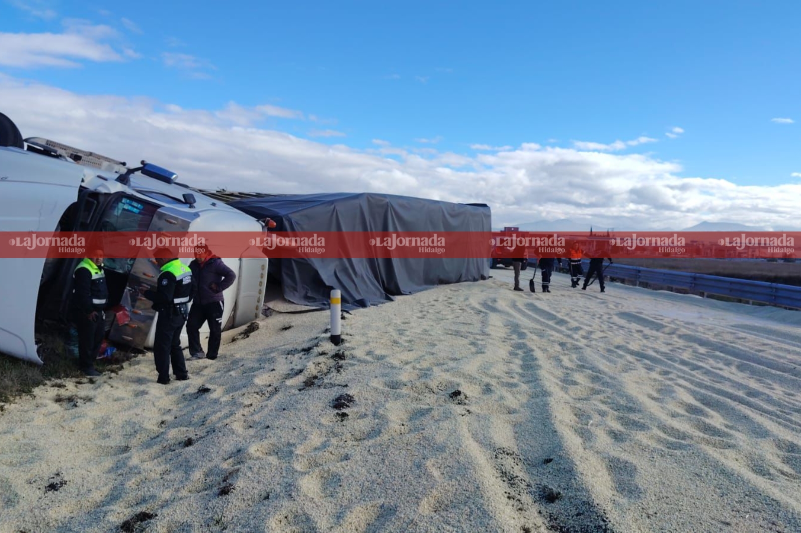 Cierre total en la México-Tulancingo por volcadura de tráiler