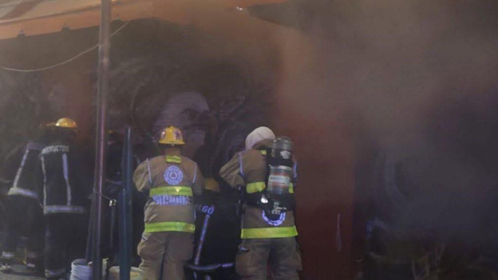Falla eléctrica provoca incendio en mercado de Pachuca